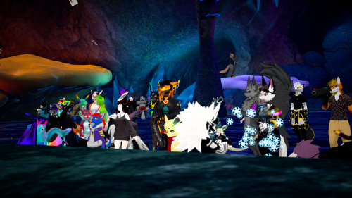 VRChat_2025-02-07_22-45-50.372_3840x2160.png