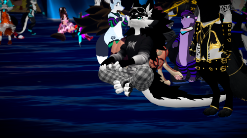 VRChat_2025-02-08_00-09-15.812_3840x2160.png