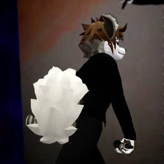 VRChat_2025-02-08_01-04-37.137_2160x3840