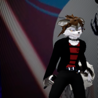 VRChat_2025-02-08_01-05-11.807_2160x3840