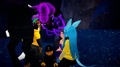 VRChat_2025-02-08_22-37-41.792_3840x2160.png