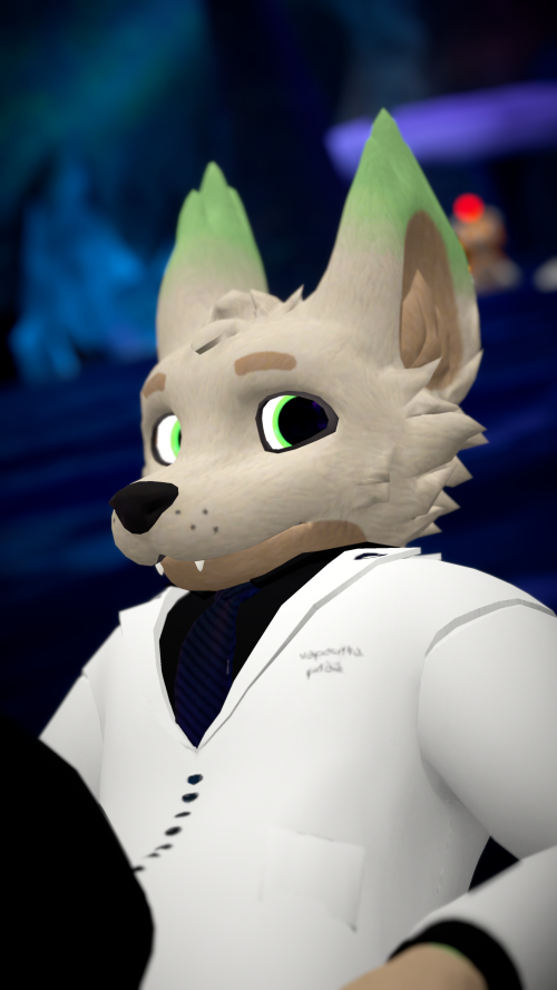 VRChat_2025-02-08_22-40-24.474_2160x3840.png