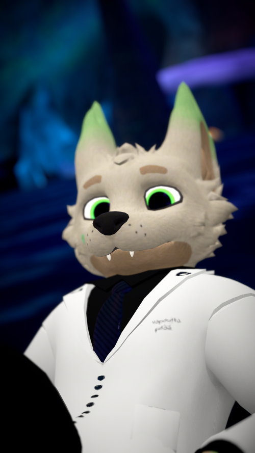 VRChat_2025-02-08_22-40-25.580_2160x3840.png