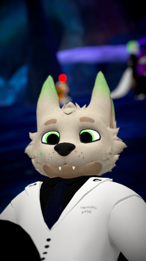 VRChat_2025-02-08_22-40-27.660_2160x3840.png