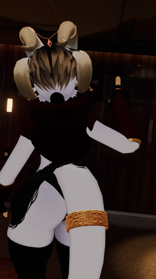 VRChat_2025-03-18_07-17-57.703_2160x3840.png