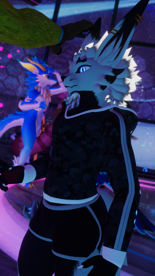 VRChat_2026-04-17_16-46-22.109_1440x2560.png