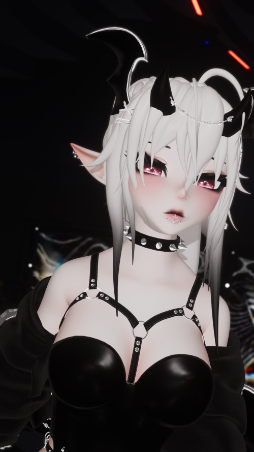 VRChat_2026-05-23_00-30-22.067_3840x2160.png